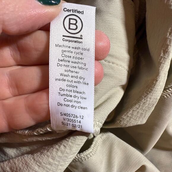 Athleta Women's Trekkie North Jogger Pants Ecru Tan Plus Stretch - Size 18 - Picture 9 of 10